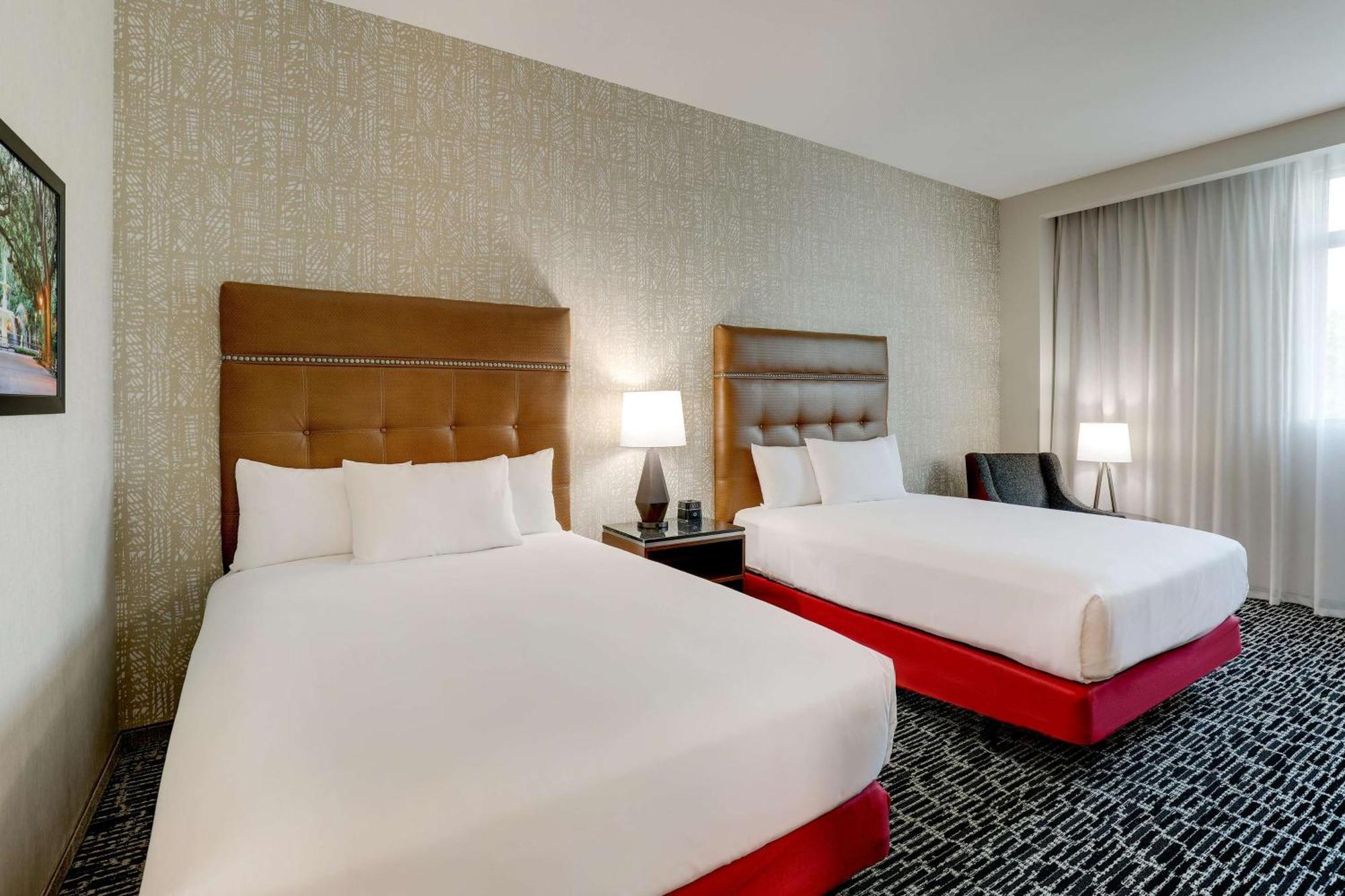 Drury Plaza Hotel Savannah Пулер Экстерьер фото