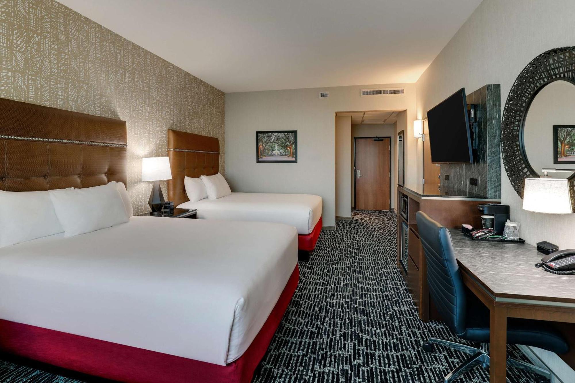 Drury Plaza Hotel Savannah Пулер Экстерьер фото
