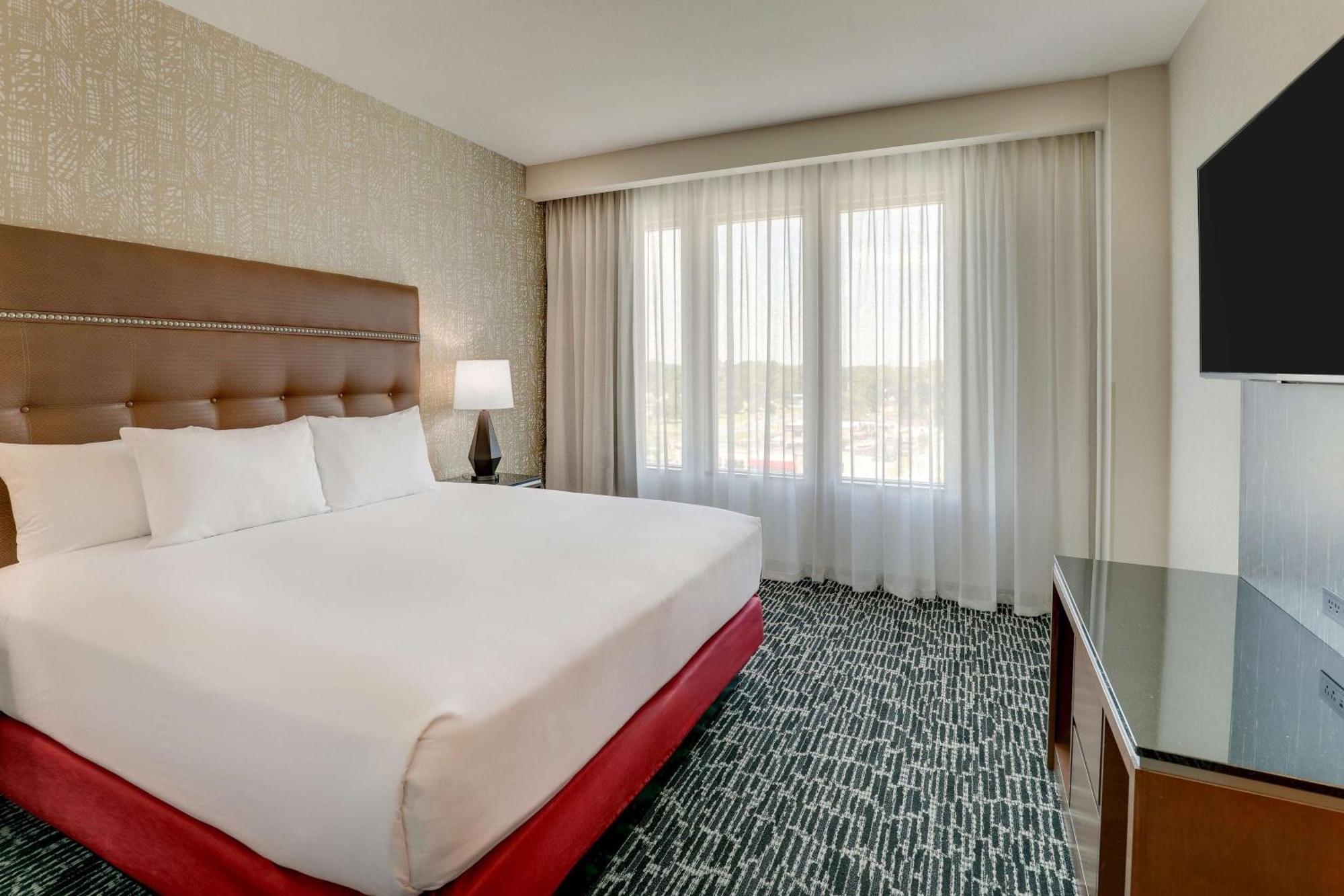 Drury Plaza Hotel Savannah Пулер Экстерьер фото