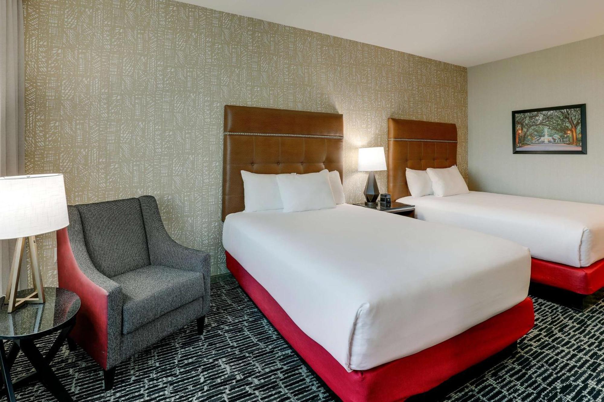 Drury Plaza Hotel Savannah Пулер Экстерьер фото