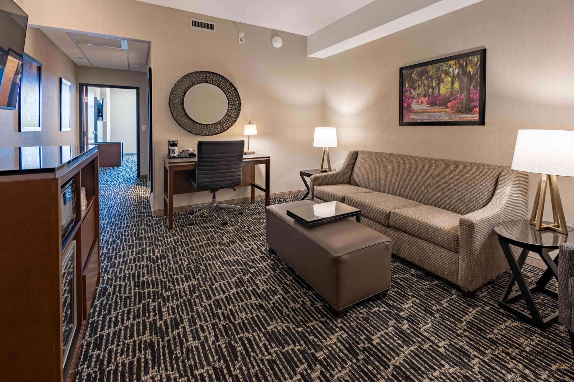 Drury Plaza Hotel Savannah Пулер Экстерьер фото