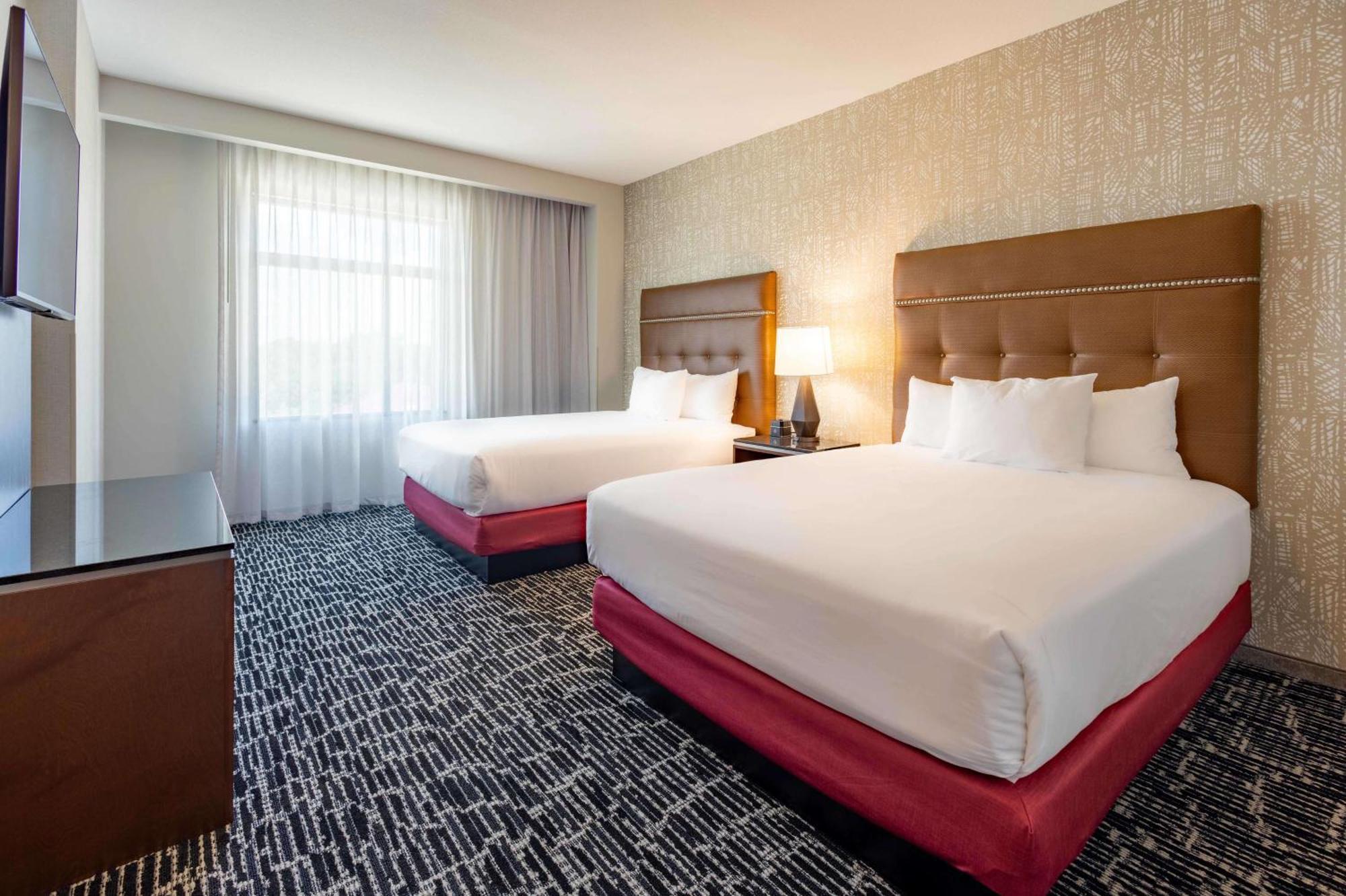 Drury Plaza Hotel Savannah Пулер Экстерьер фото